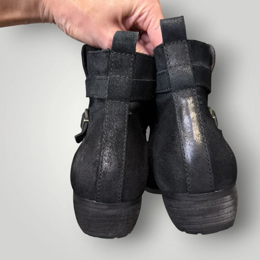 Born Kerri Black Distressed Suede Ankle Boots Moto Buckle Zip BR0011909 Womens 9
